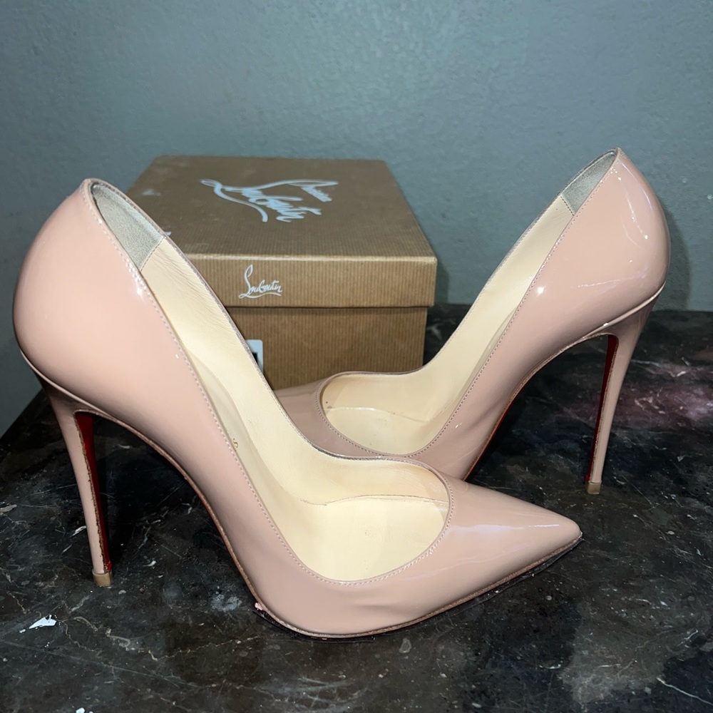 So Kate 120 Christian Louboutin nude